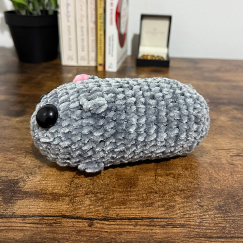 MySadHamster™ Large Crochet